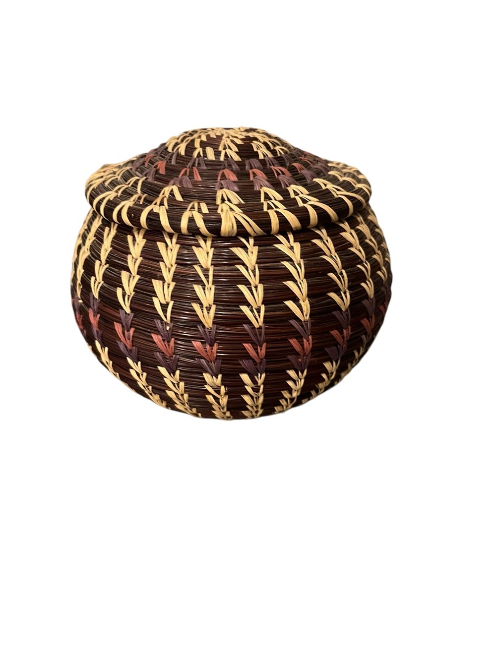 Coushatta Handcrafted Coiled Pine Needle Basket & Lid  Intricate Weaving Decor